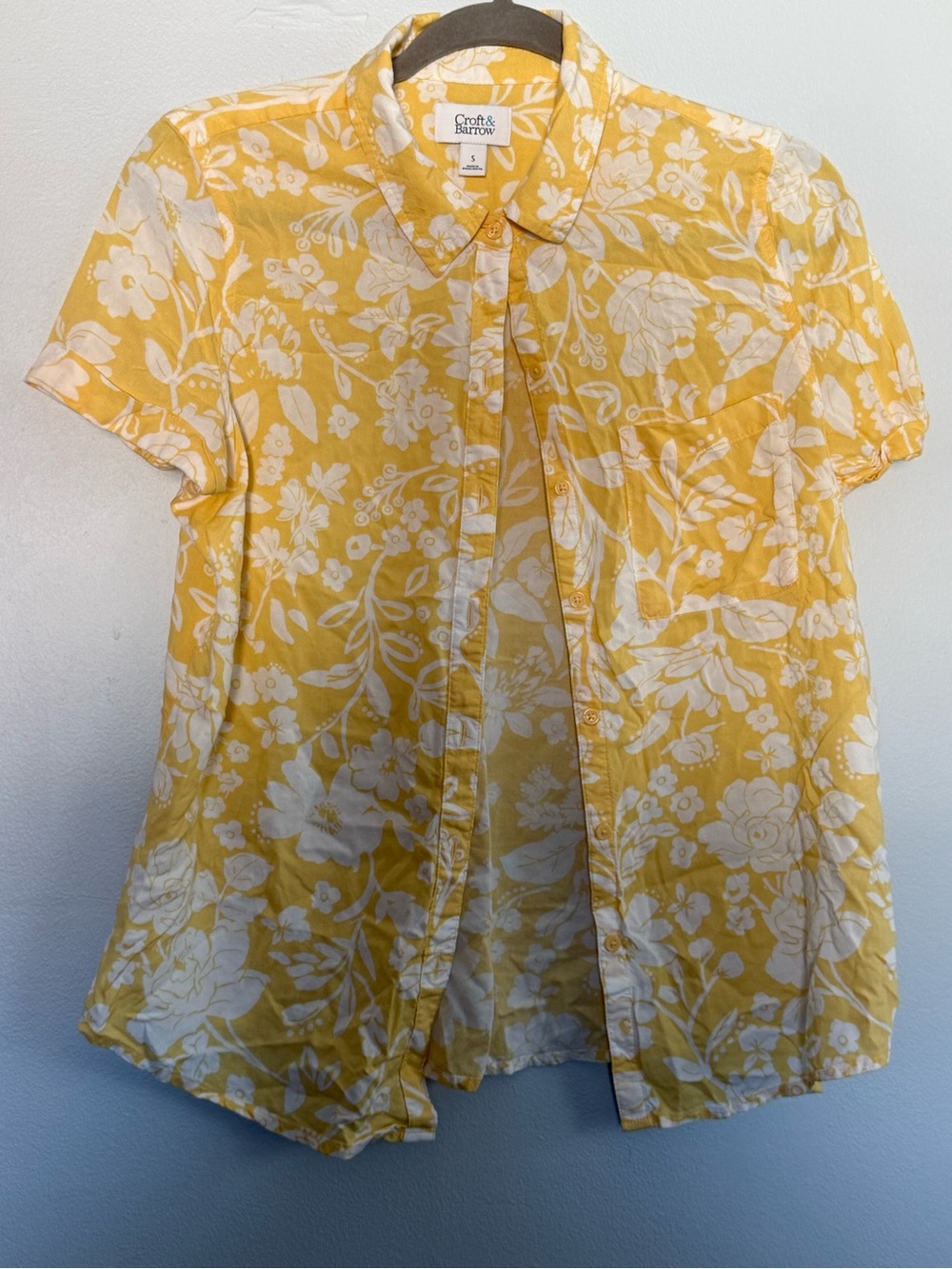 croft & barrow Yellow and White Floral Short Sleeve Button-Up Top